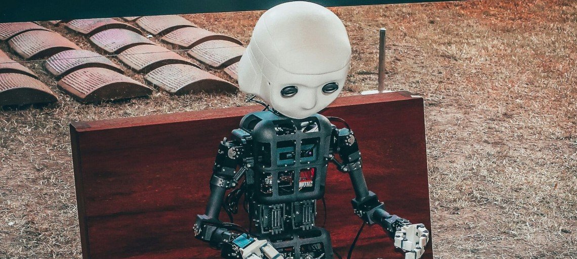 How AI Will Help Radio Stations Thrive in the World of Streaming Services